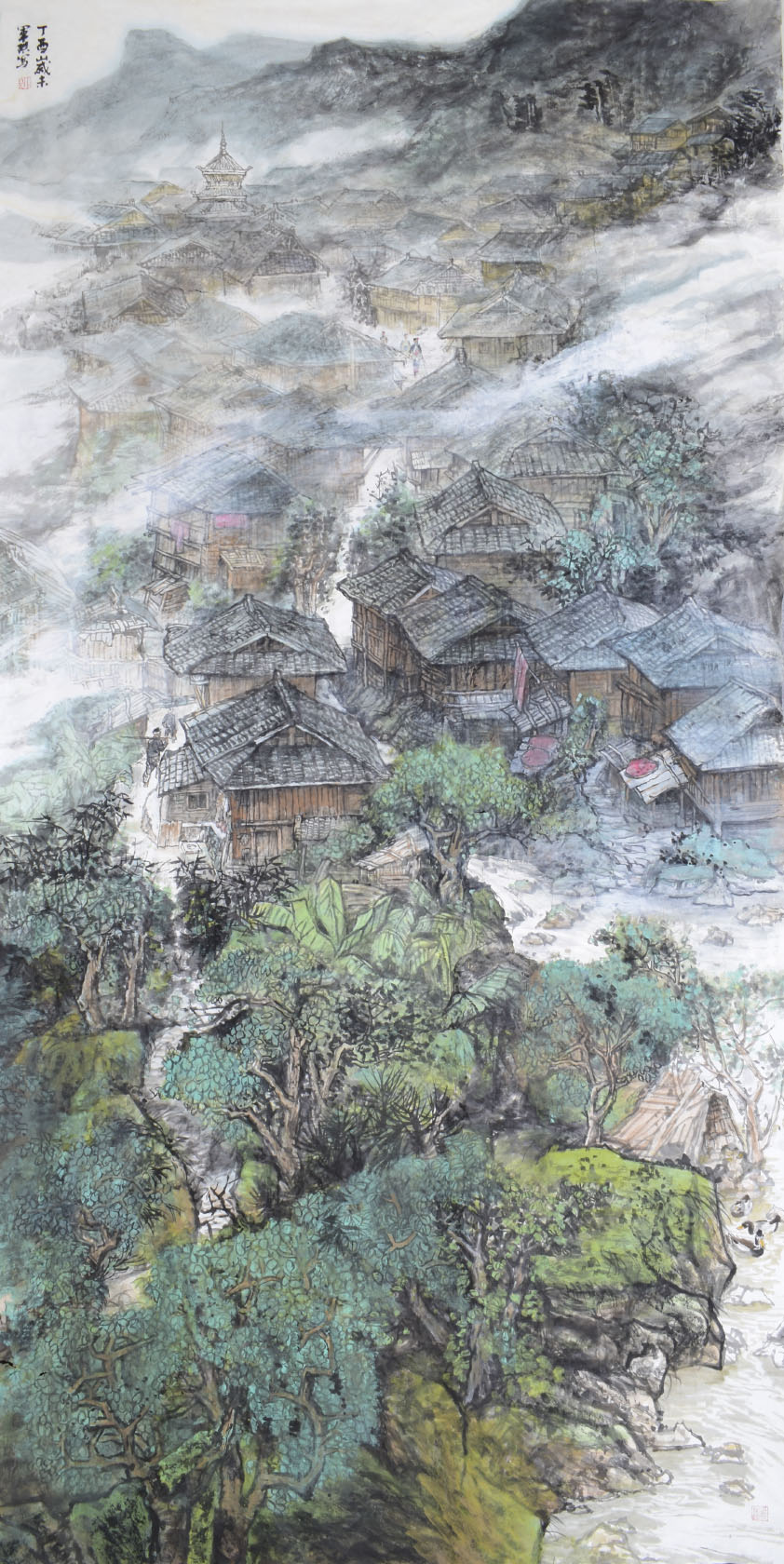 绿秀古寨万木荫（中国画、248x124cm，2017年陈军琪作）副本.jpg